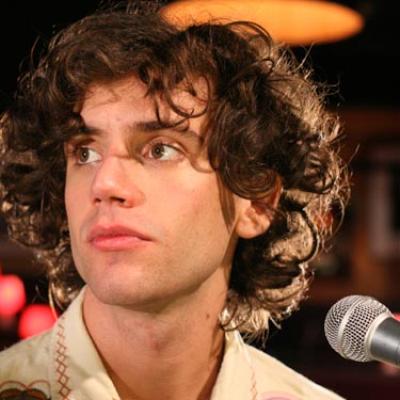 20080724022658-mika.jpg